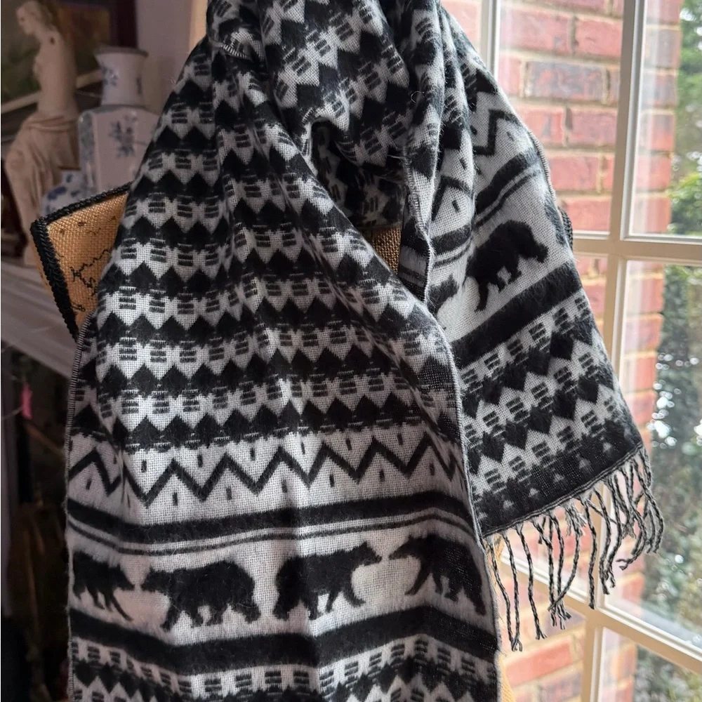 D&Y Black and White Geometric Scarf with bears